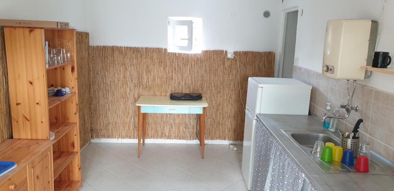 Sarga311 Ueduelohaz Szeged Villa Exterior foto